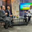 El ex primer ministro de Haití, Jean Max Bellerive, junto a periodistas de VTV canal 32 por favor