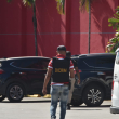 Agentes del Dicrim investigan crimen en Supermercado en Villa Mella