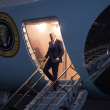 El presidente estadounidense Joe Biden llega al Aeropuerto Internacional Sky Harbor de Phoenix, el miércoles 27 de septiembre de 2023.