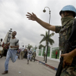 Militares kenianos irán a Haití para pacificar la nación azotada por las pandillas criminales.