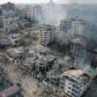 Los bombardeos israelíes han reducido a escombros muchos edificios en Gaza.