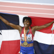 Marileidy Paulino celebra la medalla de oro en los 400 metros del pasado Mundial de Atletismo disputado en Budapest el pasado 23 de agosto.