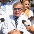 El presidente del Colegio Médico Dominicano (CMD), Senén Caba, durante la protesta de los médicos pensionados