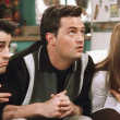 Matthew Perry interpretrando a Chandler en Friends