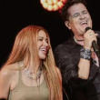 Shakira y Carlos Vives durante el concierto del cantante en Miami