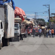 Camiones cargados de mercancías que se encontraban varados pudieron ingresar a territorio haitiano ante la reapertura de su puerta principal