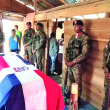 Compañeros de armas del sargento del Ejército, Bartolo Familia Solís, le rindieron los honores militares correspondientes en su natal Cruz de Cabrera, de Restauración. /LD