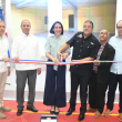 La primera dama de la República, Raquel Arbaje y el Ministro de Deportes, Francisco Camacho encabezan el corte de la cinta que dejó inaugurado el Centro Deportivo Comunitario en el sector El Capotillo