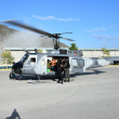Un helicóptero de la Fuerza Aérea Dominicana es visto aquí tras un aterrizaje con personal evacuado desde Haití, en medio del agravamiento de la crisis de seguridad que sacude a ese país.