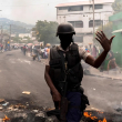 Mientras los partidos negocian, las pandillas que controlan la mayor parte de Puerto Príncipe imponen el terror.