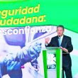 El expresidente Leonel Fernández cuando contestaba preguntas de periodistas en Santiago.