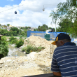 Los trabajos de reconstrucción en la cañada Bonavides han incrementado las penurias de los vecinos de los alrededores.