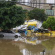 calle inundada por fuertes lluvias en Porto Alegre