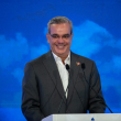 El presidente dominicano, Luis Abinader, sonríe durante una conferencia de prensa tras su reelección en Santo Domingo el 20 de mayo de 2024.