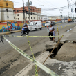 Los hoyos en la avenida Isabel Aguiar dificultan el tránsito en la parte oeste de la capital.