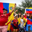 Venezolanos se manifiestan en apoyo de un cambio en el liderazgo político presidencial frente al restaurante El Genio Shawarma durante las elecciones presidenciales en Venezuela el 28 de julio de 2024 en Orlando, Florida.