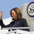 La candidata presidencial demócrata Kamala Harris llega al Aeropuerto Internacional de Pittsburgh, en Coraopolis, Pensilvania, el jueves 5 de septiembre de 2024