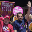 El presidente brasileño Luiz Inacio Lula da Silva (i) con Guilherme Boulos, candidato a la alcaldía de Sao Paulo, el 5 de octubre del 2024.