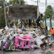 Equipos retiran escombros en costa oeste de Florida