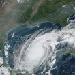 Esta imagen satelital tomada el 8 de octubre de 2024 a las 10:03 am EST, cortesía de la Administración Nacional Oceánica y Atmosférica (NOAA) y la Subdivisión de Meteorología Regional y de Mesoescala (RAMMB), muestra el huracán Milton azotando el Golfo de México. El huracán Milton explotó con fuerza el lunes para convertirse en una tormenta potencialmente catastrófica de categoría 5 con destino a Florida, amenazando al estado estadounidense con un segundo huracán feroz en otras tantas semanas.