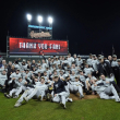 os Yankees de Nueva York posan tras eliminar a los Guardianes de Cleveland en la Serie de Campeonato de la Liga Americana.