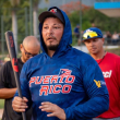 Yadier Molina habla con sus jugadores durante su etapa como mánager de Puerto Rico en la pasada Serie del Caribe.