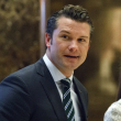 Pete Hegseth camina hacia un ascensor para una reunión con el presidente electo Donald Trump en la Torre Trump en Nueva York, el 15 de diciembre de 2016.