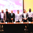 En la gráfica figura Miguel Medina, Albert Pujols, Nelson Cruz, Juan Núñez, Kelvin Cruz, Pedro Martínez, David Ortiz y Edwin Encarnación en la presentación del equipo de Operaciones del Clásico Mundial