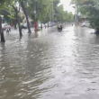 Con los filtrantes e imbornales taponados, en poco tiempo de lluvia se inunda la capital.