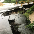 Puentes colapsados, vehículos arrastrados y casas inundadas forman parte de los daños provocados por las lluvias intensas que azotan Puerto Plata y otras zonas del país.