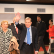 Edmundo González y sus acompañantes llegaron anoche por Aeropuerto Internacional de Las Américas y fueron recibidos por una comisión oficial.