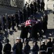 ataúd envuelto en la bandera del expresidente Jimmy Carter