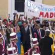 El presidente venezolano, Nicolás Maduro, y su esposa Cilia Flores llegan a la Asamblea Nacional para su ceremonia de juramento para un tercer mandato en Caracas, Venezuela, el viernes 10 de enero de 2025. (AP Foto/Matías Delacroix)