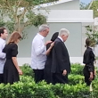 El presidente Luis Abinader asistió ayer al sepelio del hijo del ministro de Obras Pública, Eduardo Estrella.