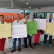 Oftalmólogos de CECANOT protestan en demanda del pago atrasado de los incentivos médicos.
