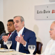 El presidente Luis Abinader participó el miércoles en un almuerzo del Grupo de Comunicaciones Corripio.