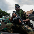 La Policía haitiana, con el apoyo de la Misión Multinacional de apoyo a la Seguridad (MSS) de casi 1,000 agentes liderados por Kenia, hacen frente a las poderosas bandas armadas.