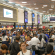 Rostros de frustración y largas esperas: así vivieron cientos de viajeros y empleados un apagón de casi nueve horas que paralizó por completo ayer el Aeropuerto Internacional de las Américas (AILA).