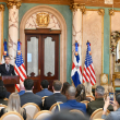 Pete Hegseth, secretario de Defensa de los Estados Unidos, en el Palacio Nacional de República Dominicana junto al presidente dominicano Luis Abinader