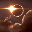 ARCHIVO-Este fenómeno se produce cuando la Luna pasa entre el Sol y la Tierra, bloqueando la luz del Sol y proyectando una sombra sobre la Tierra.
