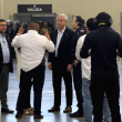 El presidente electo de Chile, José Antonio Kast (centro), visita el megacentro penitenciario Centro de Internamiento Antiterrorista (CECOT), El Salvador, el 29 de enero de 2026.