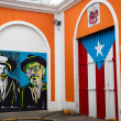 Murales de Bad Bunny, E. Escobar, y la bandera de Puerto Rico