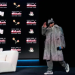 Bad Bunny al llegar a una conferencia de prensa, el jueves 5 de febrero de 2026, en San Francisco, previo al show de Super Bowl.