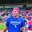 Manny Machado está por primera vez en el estadio Quisqueya accionando en el terreno