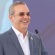 El presidente Luis Abinader destaca informe sobre avance de la democracia en el país.