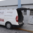 Vehículo del Instituto Nacional de Ciencias Forenses (Inacif), previo a recoger un cuerpo.