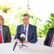 Roberto Santana ofrece declaraciones junto a autoridades penitenciarias de Puerto Rico.