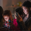 Austria y Eslovenia preparan proyectos de ley para que solo puedan utilizar las redes sociales los mayores de 14 y 15 años, respectivamente.