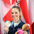 María Dimitrova muestra con orgullo la medalla de oro ganada en el One Serie A, en Guadalajara, México.