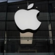 El logotipo de Apple iluminado en una tienda de Múnich, el 2 de abril de 2026.